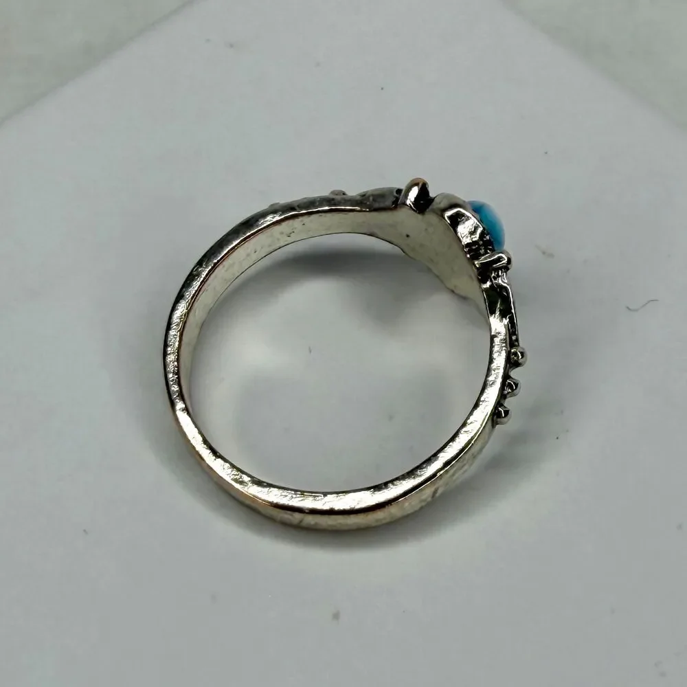 Vintage-Style Blue Cabochon Ring